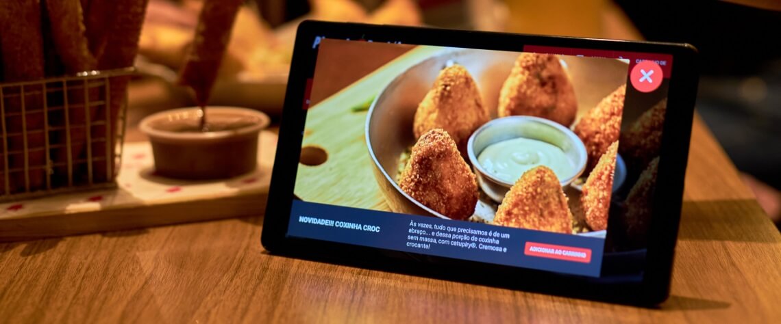 Como funciona cardápio digital em tablet: saiba e venda mais