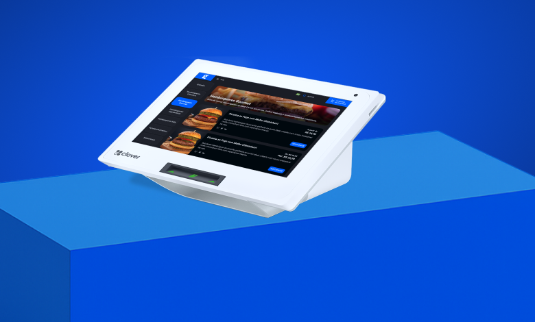 Tela de ponto de venda com interface digital exibindo opções para pedir hambúrgueres, ideal para negócios de alimentação que procuram modernizar o atendimento ao cliente.